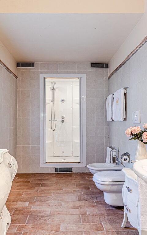 Chateau La Siroque: Bagno