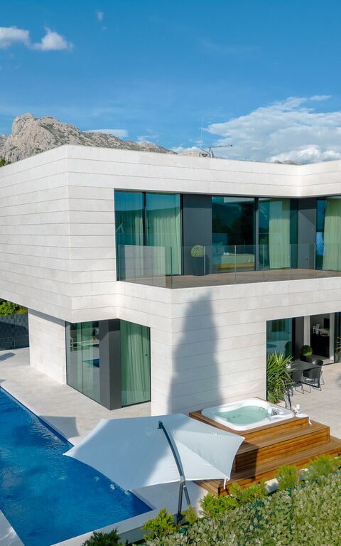 Orvas Villa 82: Esterni, Giardino, Idromassaggio, Piscina, Vista Panoramica