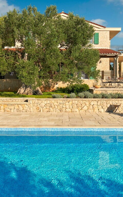 Orvas Villa 189: Esterni, Piscina