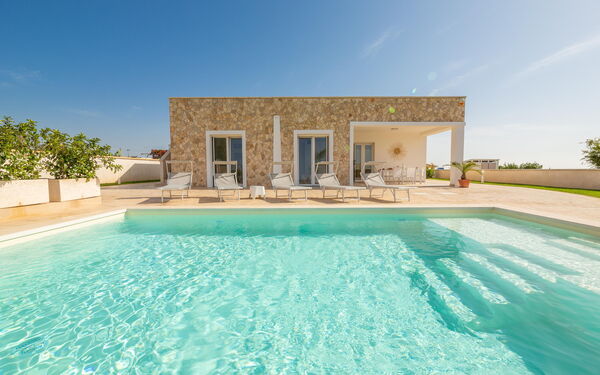 Villa Palibella: all'aperto, Esterni, Piscina