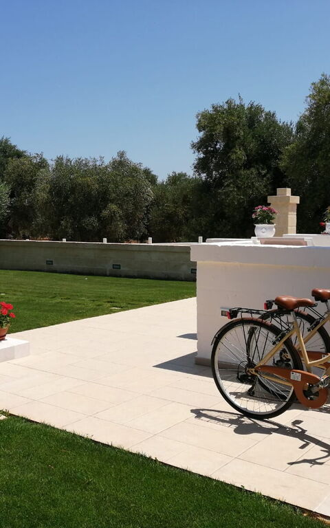 Terra Mater: all'aperto, Esterni, Giardino