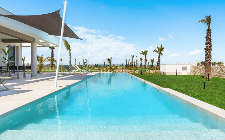 Villa Paradisus: all'aperto, Esterni, Giardino, Piscina