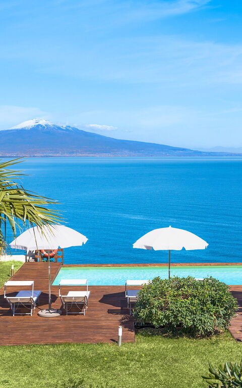 Villa Coralia: all'aperto, Esterni, Giardino, Piscina, Vista Panoramica