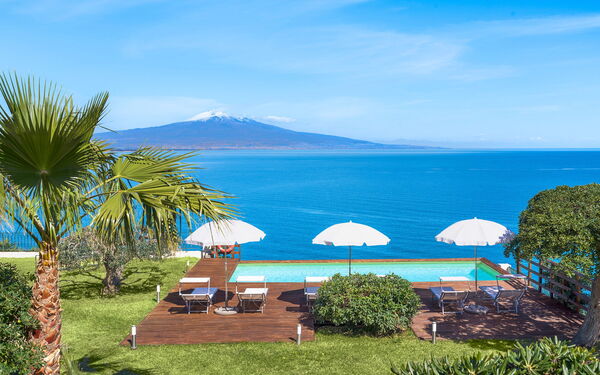 Villa Coralia: all'aperto, Esterni, Giardino, Piscina, Vista Panoramica