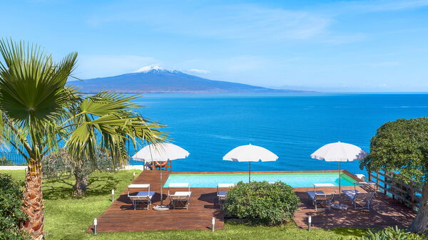 Villa Coralia: all'aperto, Esterni, Giardino, Piscina, Vista Panoramica