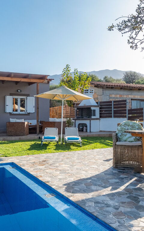 Villa Rose: all'aperto, Esterni, Piscina