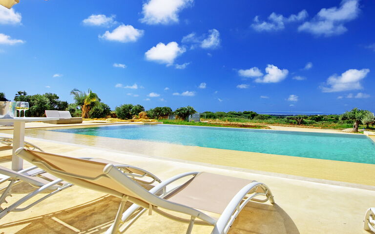 Villa Infinito: all'aperto, Esterni, Piscina