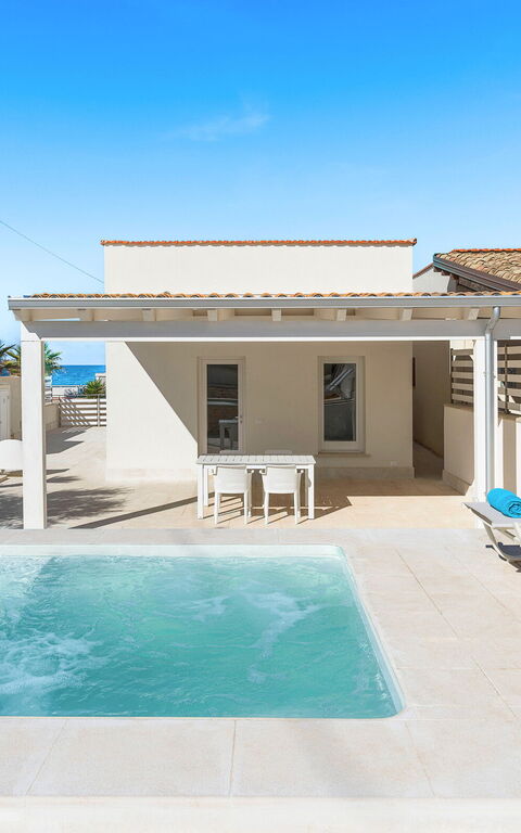 La Siesta: all'aperto, Esterni, Piscina