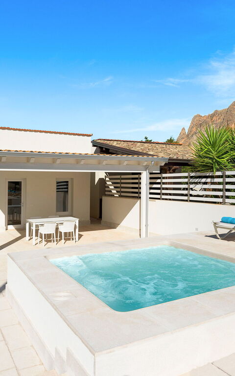 La Siesta: all'aperto, Esterni, Piscina