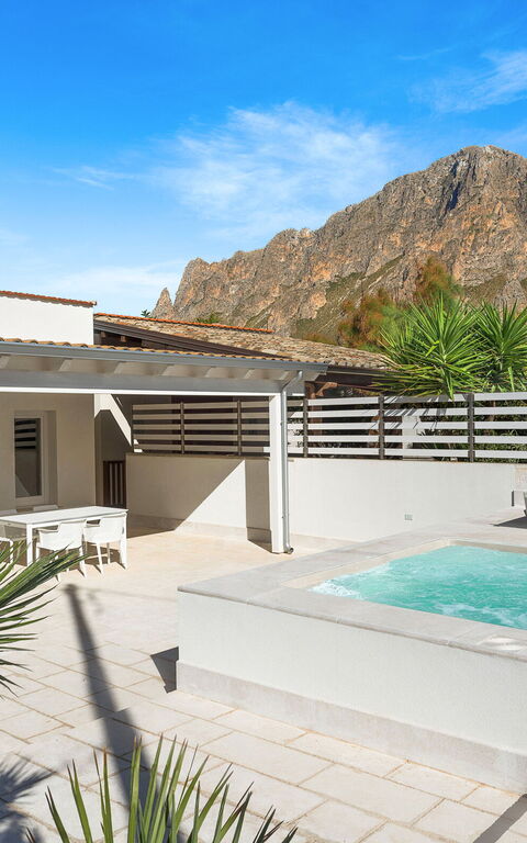 La Siesta: all'aperto, Esterni, Piscina