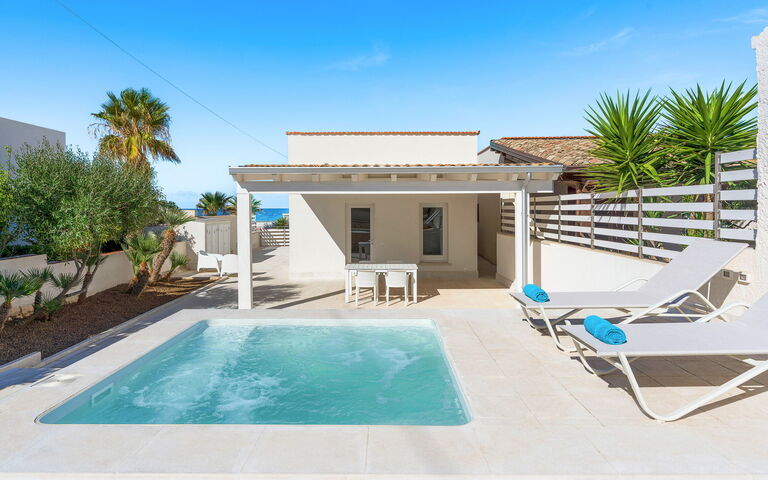 La Siesta: all'aperto, Esterni, Piscina