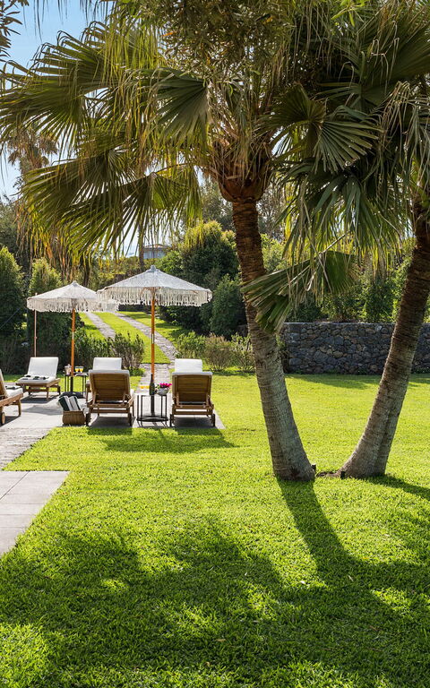 Villa Acqua Marina: all'aperto, Esterni, Giardino