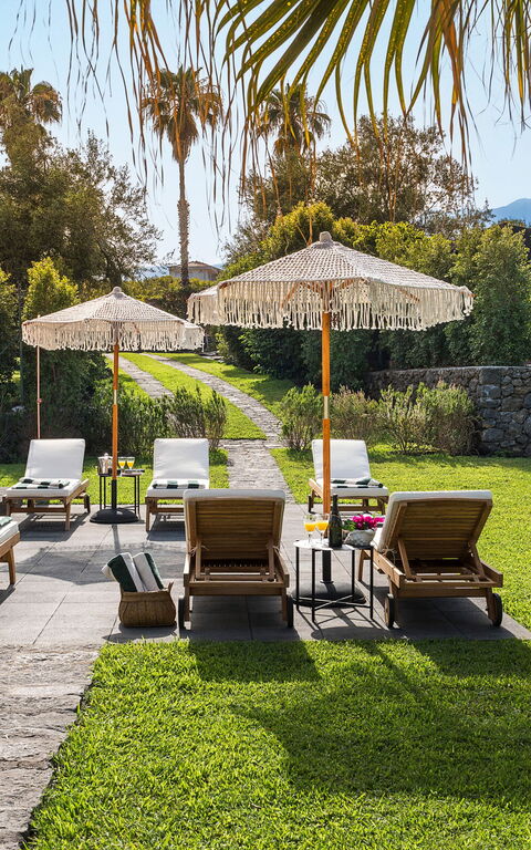 Villa Acqua Marina: all'aperto, Esterni, Giardino, Piscina