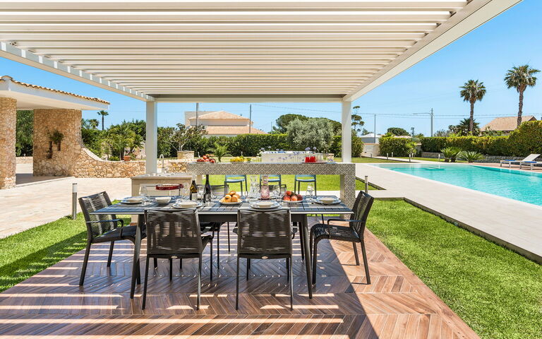 Villa Dilecta: all'aperto, Balcone / Terrazza / Patio, Esterni, Giardino, Piscina