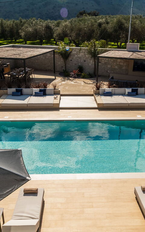 Villa Serenity: all'aperto, Piscina