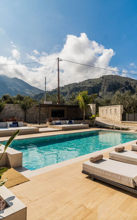 Villa Serenity: all'aperto, Giardino, Piscina