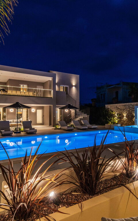 Villa Serenity: all'aperto, Esterni, Piscina