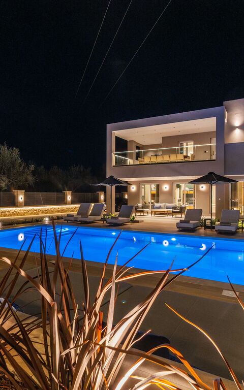 Villa Serenity: all'aperto, Esterni, Giardino, Piscina