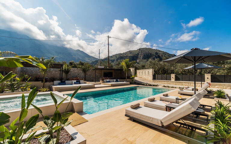 Villa Serenity: all'aperto, Giardino, Piscina