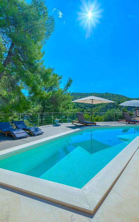 Villa Pine Haven: all'aperto, Esterni, Piscina