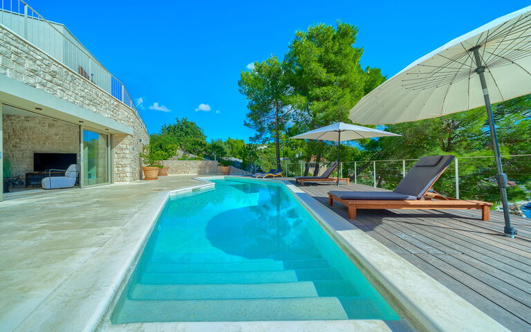 Villa Pine Haven: all'aperto, Esterni, Piscina
