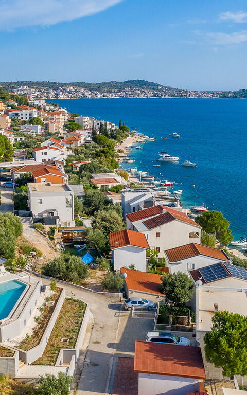 Villa Allina: Piscina, Vista Panoramica