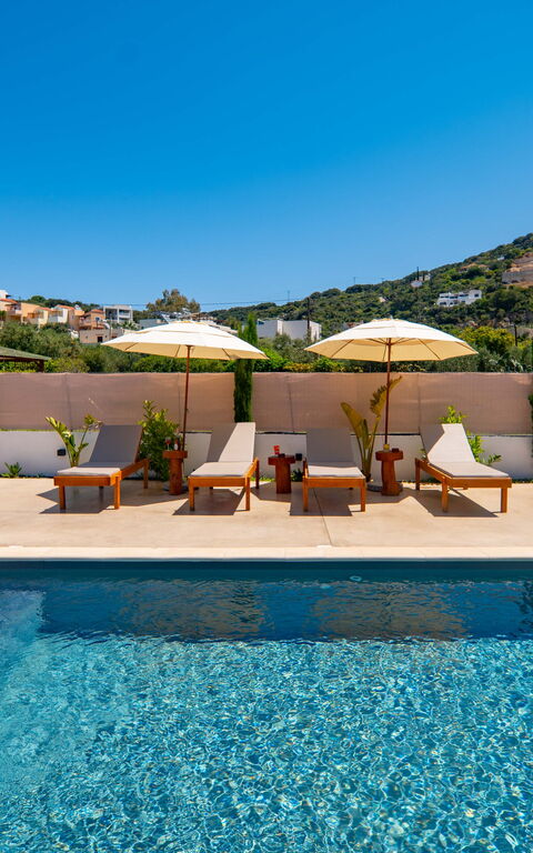 Christianna Apartments: all'aperto, Piscina