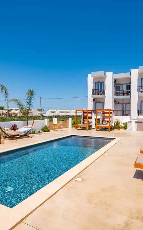 Christianna Apartments: all'aperto, Esterni, Piscina