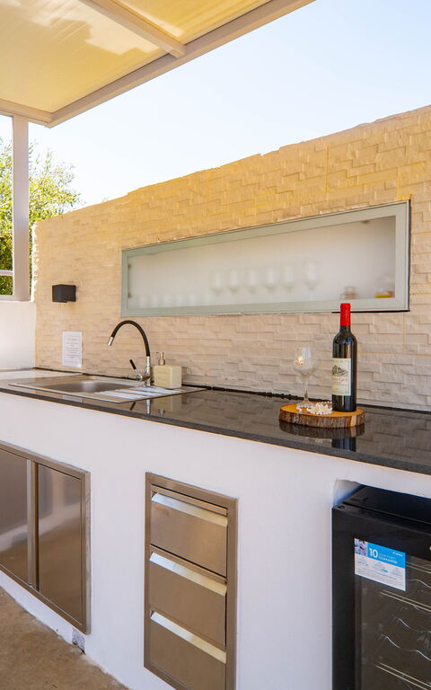 Christianna Apartments: all'aperto