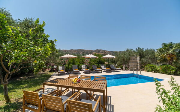 Villa Aetheria: all'aperto, Esterni, Giardino, Piscina