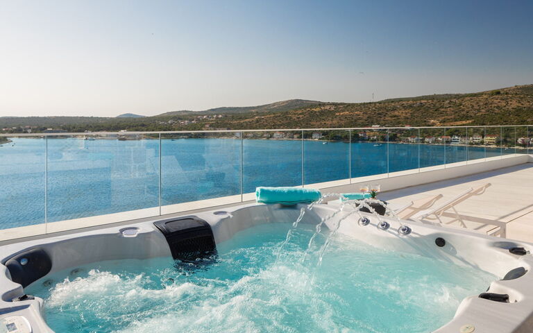 Villa Olive Vista 2: all'aperto, Esterni, Idromassaggio, Vista Panoramica