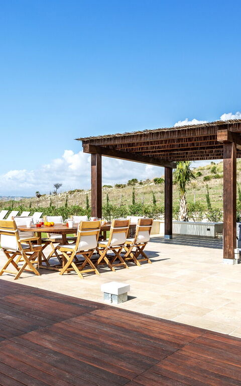 Villa Erakle: all'aperto, Esterni