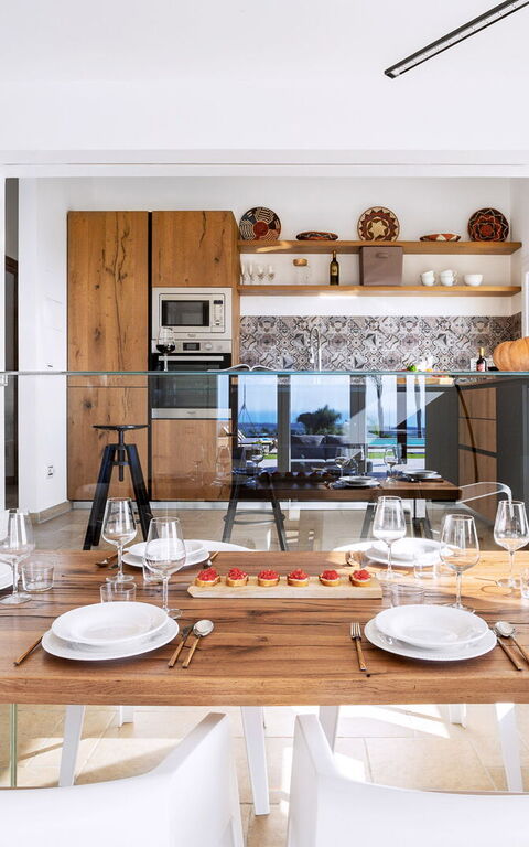 Villa Erakle: Cucina, Sala da pranzo