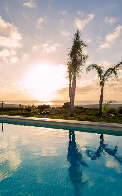 Villa Erakle: Piscina, Vista Panoramica