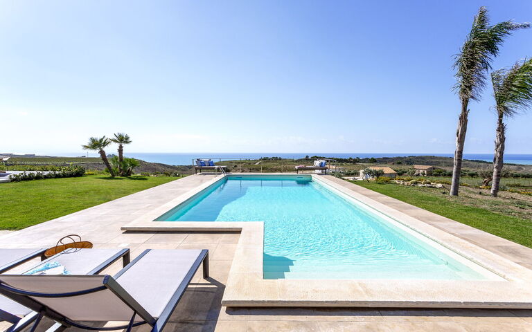 Villa Erakle: all'aperto, Esterni, Giardino, Piscina, Vista Panoramica