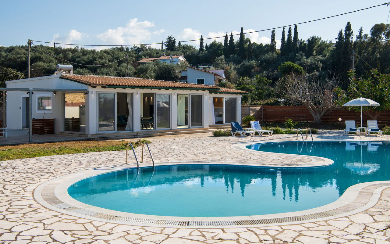 Villa Aurora Blue: all'aperto, Esterni, Piscina