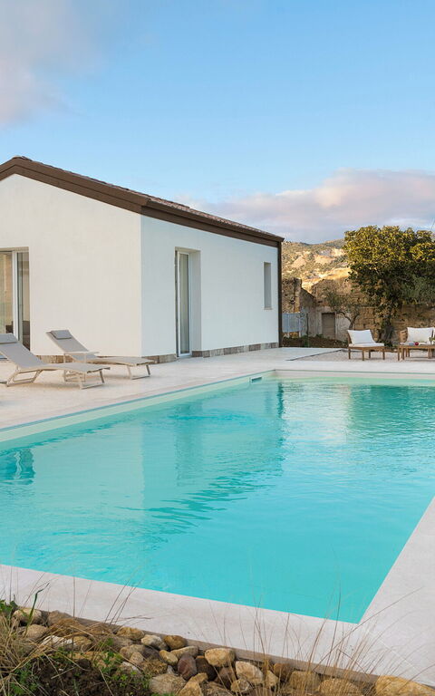 Villa Sike: all'aperto, Esterni, Piscina, Vista Panoramica