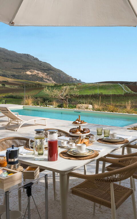 Villa Sike: all'aperto, Balcone / Terrazza / Patio, Esterni, Piscina, Vista Panoramica