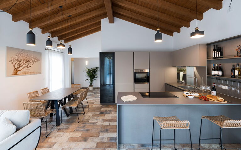 Villa Sike: Cucina, Sala da pranzo
