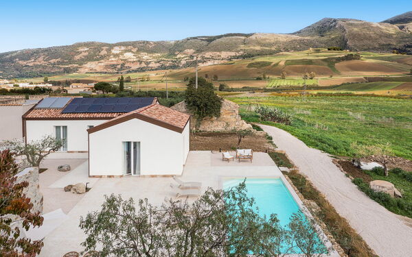 Villa Sike: all'aperto, Esterni, Piscina, Vista Panoramica