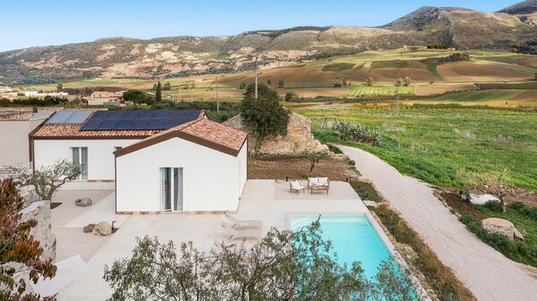 Villa Sike: all'aperto, Esterni, Piscina, Vista Panoramica