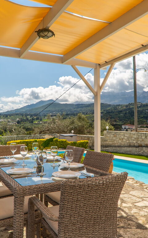 Villa Faye: all'aperto, Balcone / Terrazza / Patio, Estate, Piscina, Primavera, Vista Panoramica