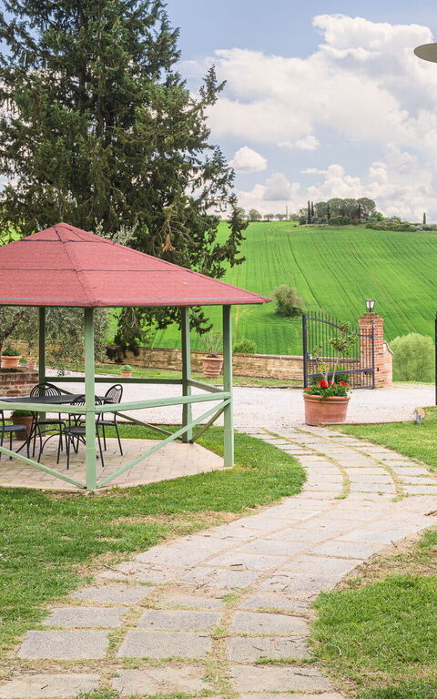 Villa la Contea: all'aperto, Esterni, Giardino, Vista Panoramica