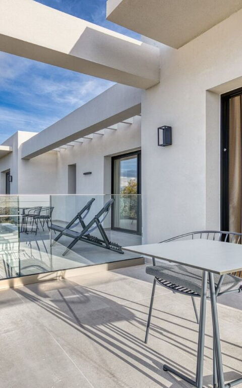 Villa Dominante: all'aperto, Esterni