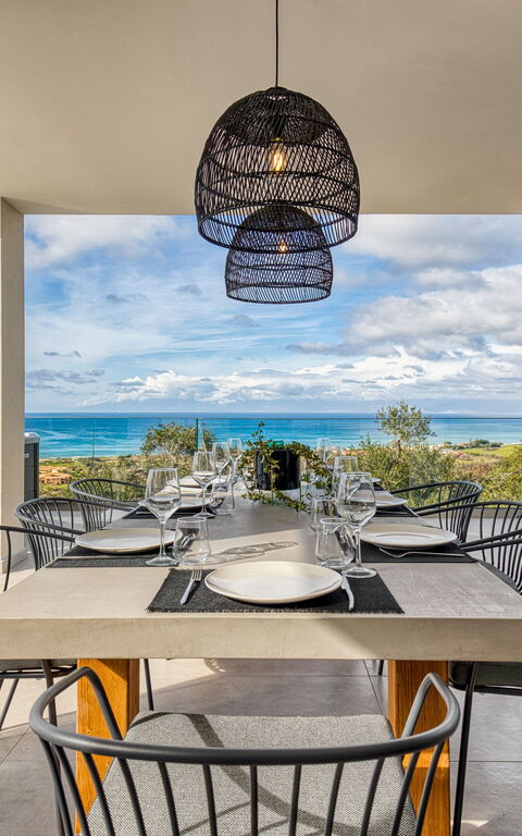 Villa Dominante: all'aperto, Balcone / Terrazza / Patio, Esterni, Vista Panoramica