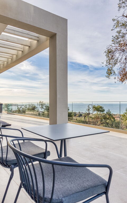 Villa Dominante: all'aperto, Balcone / Terrazza / Patio, Esterni, Vista Panoramica