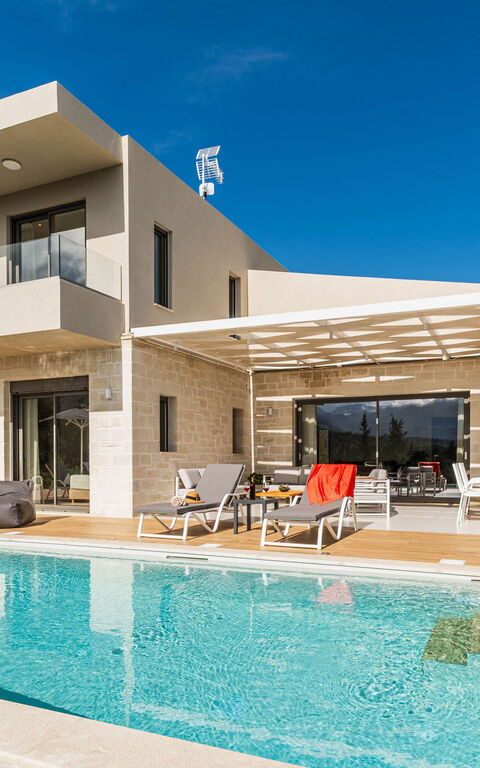 Villa Orientem Bis: all'aperto, Balcone / Terrazza / Patio, Estate, Esterni, Giardino, Piscina, Primavera