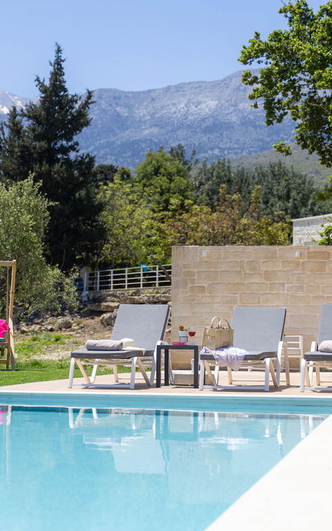 Villa Orientem Bis: all'aperto, Esterni, Piscina
