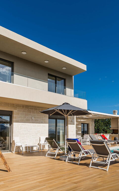 Villa Orientem Bis: all'aperto, Esterni, Piscina