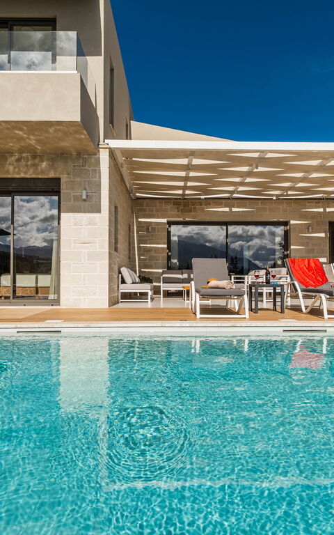 Villa Orientem Bis: all'aperto, Esterni, Piscina